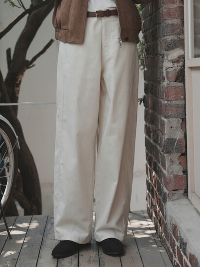 로브로브 [30%+3%쿠폰] SLIMCORD CURVED PANTS