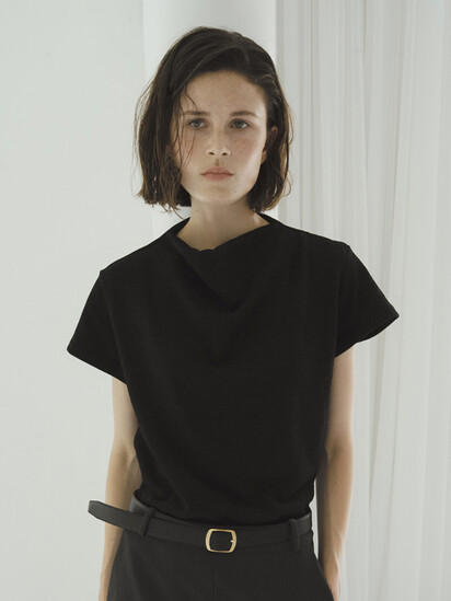 언에디트 O Cowl Neck Knit Texture Tshirt_2colors